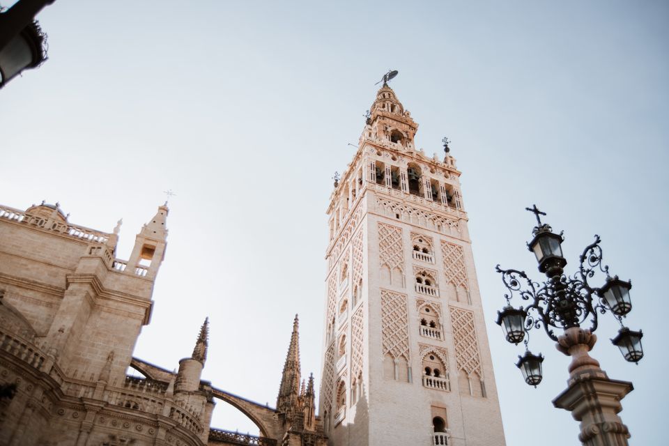 Seville Jewish Quarter walking tour: Santa Cruz District - Where you meet and how to find your guide quickly