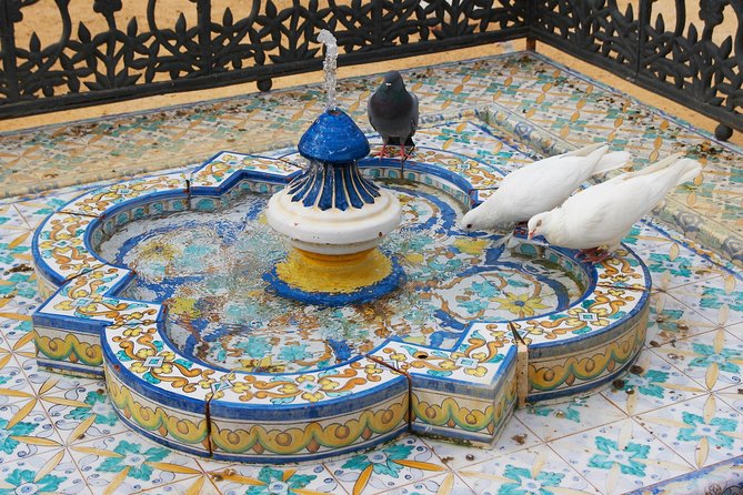 Seville Panoramic Walking Tour - Parque de María Luisa and Plaza de España: The Photo Stops With Purpose