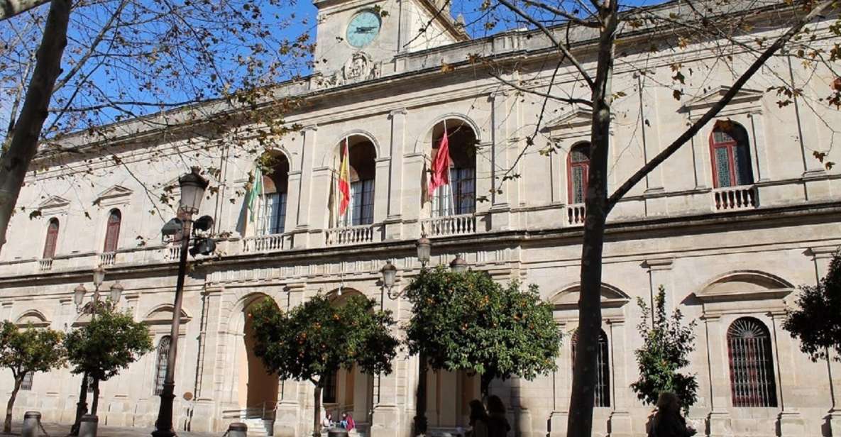 Seville: Paranormal Walking Tour in Spanish - Entering Seville’s old streets with a paranormal lens