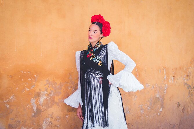 Seville Personalized and Professional Photoshoot - Pose help and styling guidance: you don’t need to know what to do with your hands