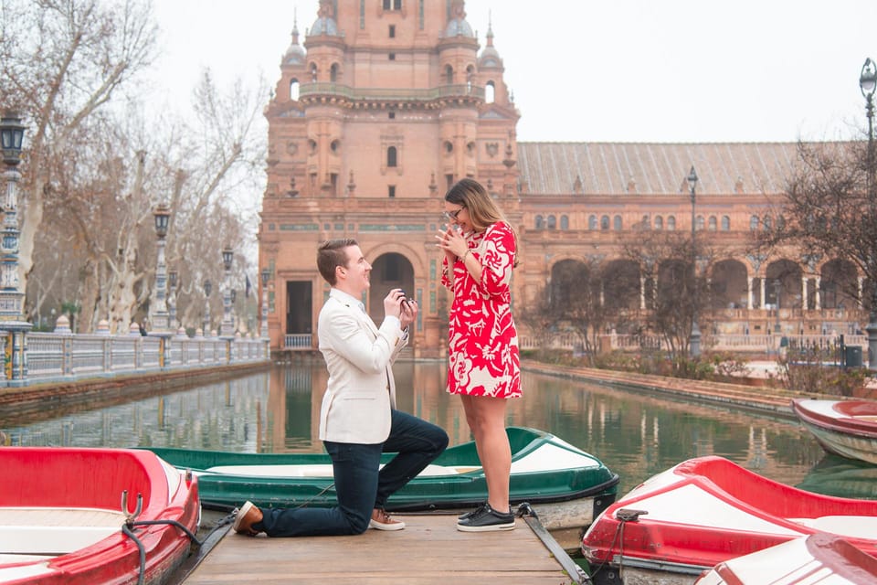 Seville PHOTO WALK - Plaza de España: the semicircle that makes you look good