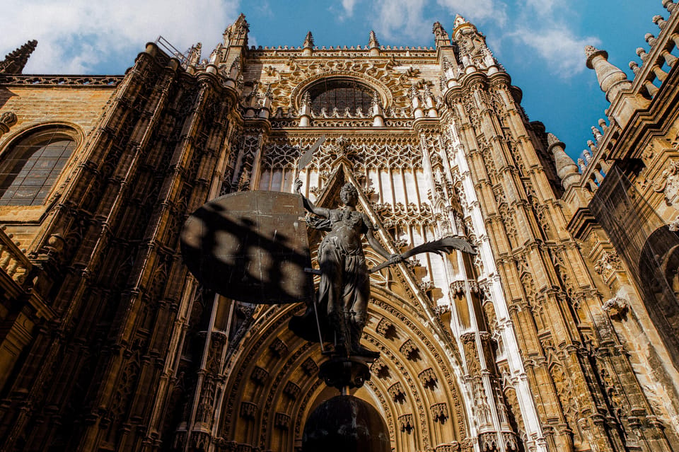 Seville: Priority Access Cathedral, Giralda & Alcázar Tour - Meeting Point and How Not to Get Stuck Before You Start
