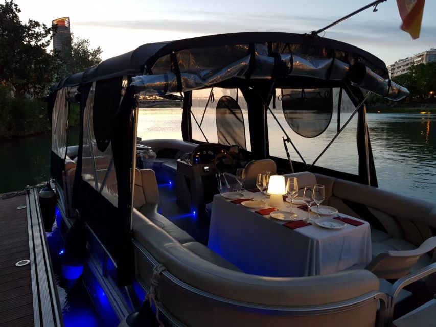 Seville: Private Boat Tour with Paella Lunch and Drinks - The 1.5-hour schedule: aperitif, cruise, and lunch in one loop