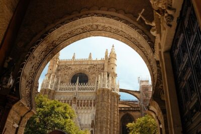 Seville Private City Kickstart Tour - Plaza del Triunfo start: your launchpad for the Old Town