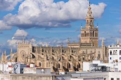 Seville: Private Guided City Walking Tour - Seville Cathedral and Giralda: how to enjoy them even from the outside
