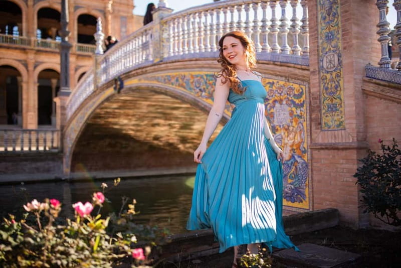 Seville: Professional Photoshoot and Video - Parque María Luisa secret spots: shade, fountains, and softer light