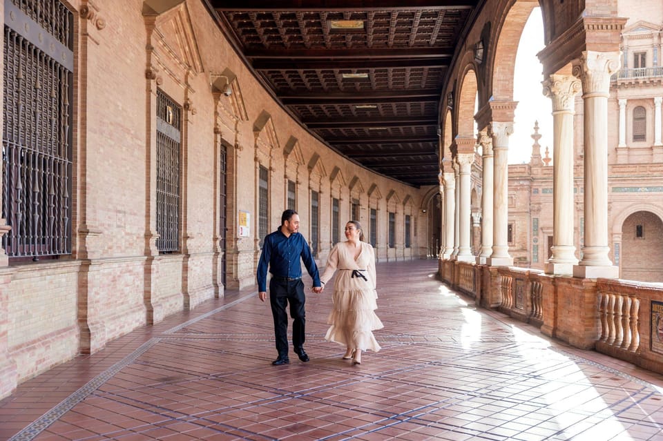 Seville: Professional Photoshoot at Plaza de España - What to bring and how to prep before you meet your photographer