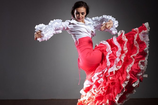 Seville Pure Flamenco Tour - The 1-hour unplugged show: Spanish guitar, singer, and dancers