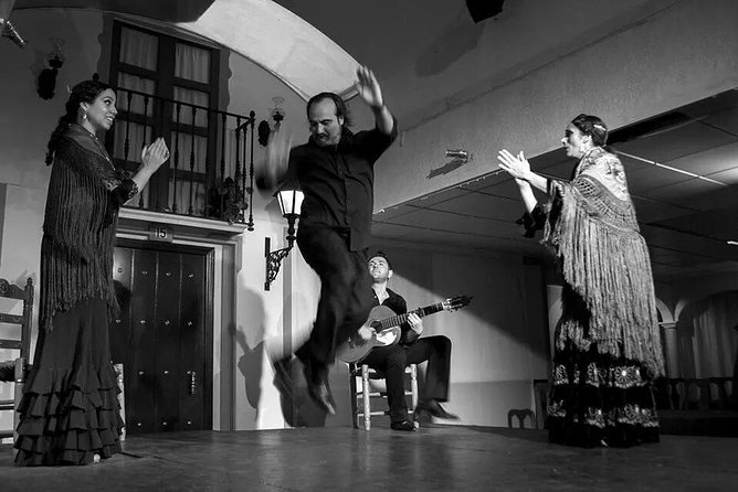 Seville Pure Flamenco Tour - Small group size (max 40): why it might feel better than big rooms