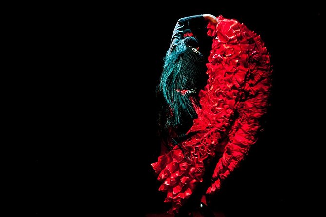 Seville: Puro Flamenco Show - Museo del Baile Flamenco - Drinks, Comfort, and the Small-Theatre Tradeoff