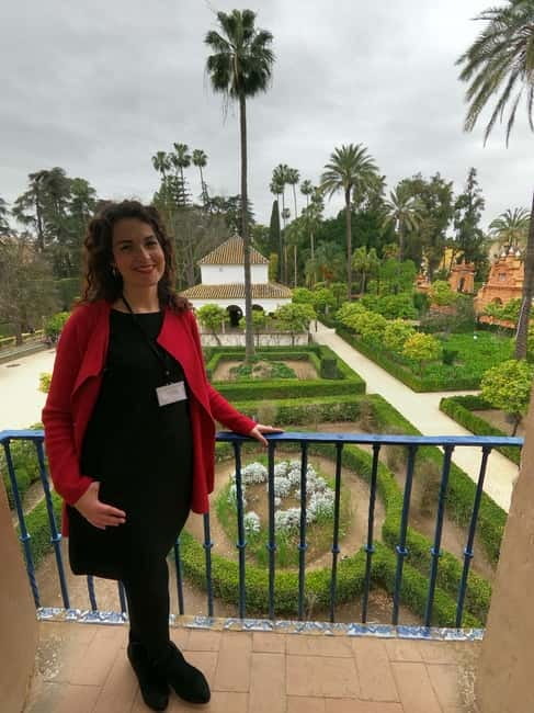 SEVILLE: REAL ALCÁZAR TOUR - Using iPad 3D recreations to read the palaces like a pro