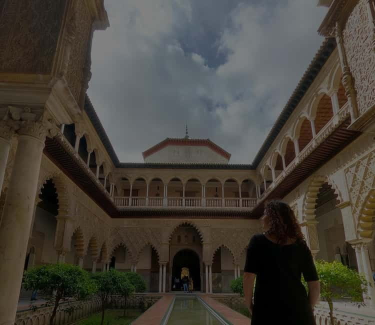SEVILLE: REAL ALCÁZAR TOUR - Finding the Puerta del León start and the cypress-tree meeting point