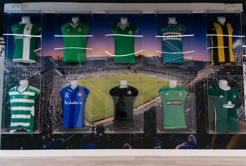 Seville: Real Betis Tour at the La Cartuja Stadium - Gate 2 and the one-hour rhythm: how the tour plays out