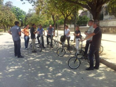Seville: Relaxing Electric Bike tour with Tour Guide - Starting at Plaza de Santa Cruz and Getting Your Bearings Fast