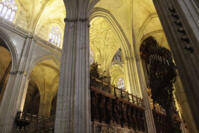 Seville: Royal Alcazar, Cathedral and Giralda Tower Tour - Royal Alcázar: Arabic Art, Spanish Courtyards, and the Story Behind the Stones
