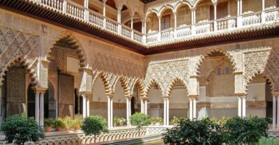 Seville: Royal Alcázar Entry Ticket - Where to Enter: Puerta del León and the Timed Line