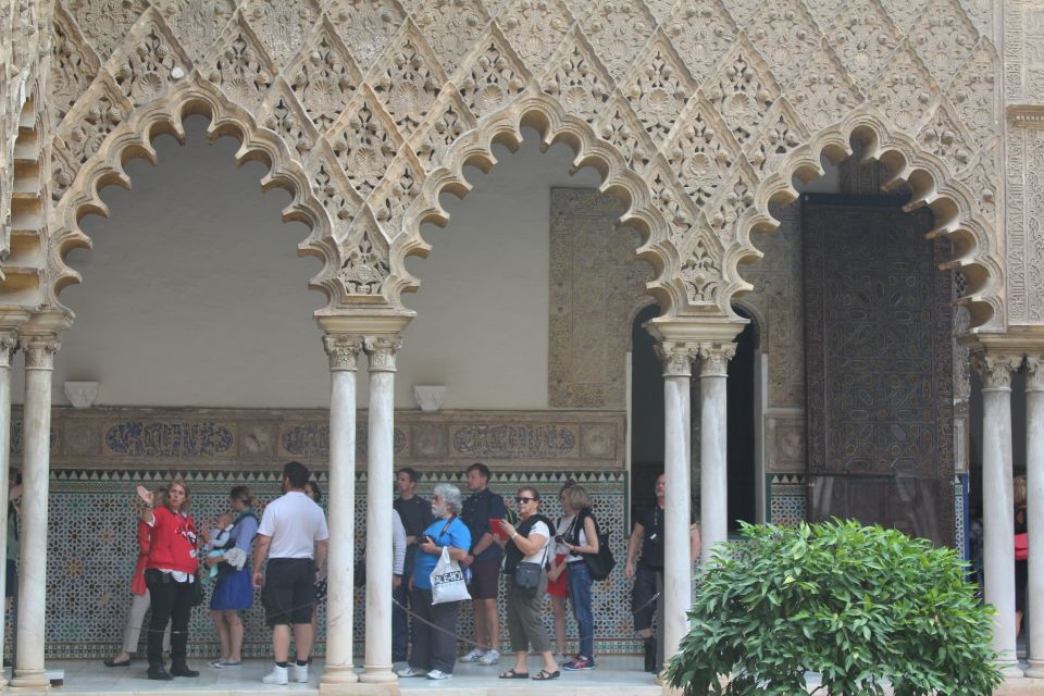 Seville: Royal Alcazar of Seville Tour - The 75-minute loop: what you’ll see from tiles to gardens