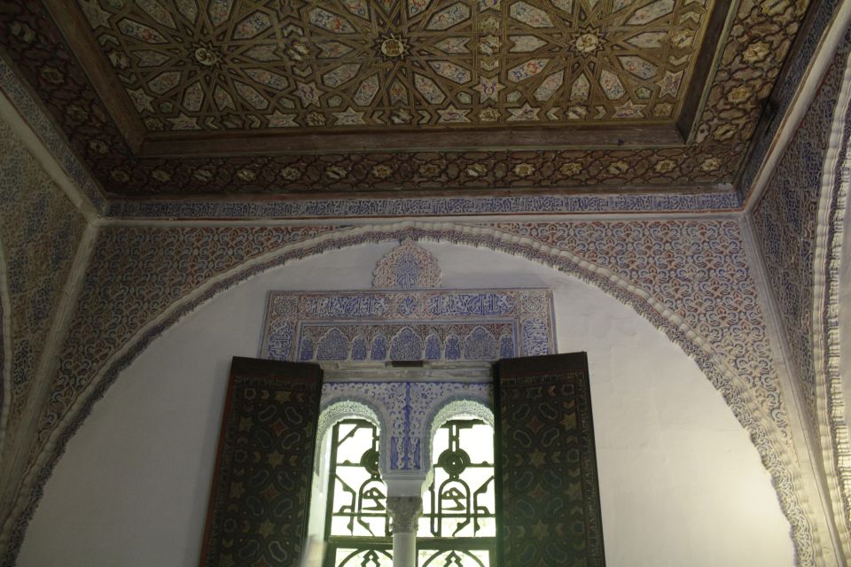 Seville: Royal Alcazar of Seville Tour - Legends plus puzzles: how the tour keeps kids (and adults) engaged