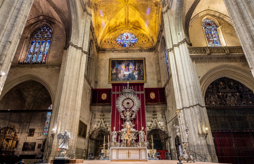 Seville: Small-Group Cathedral and Giralda Tour with Tickets - Key things that make this tour worth it