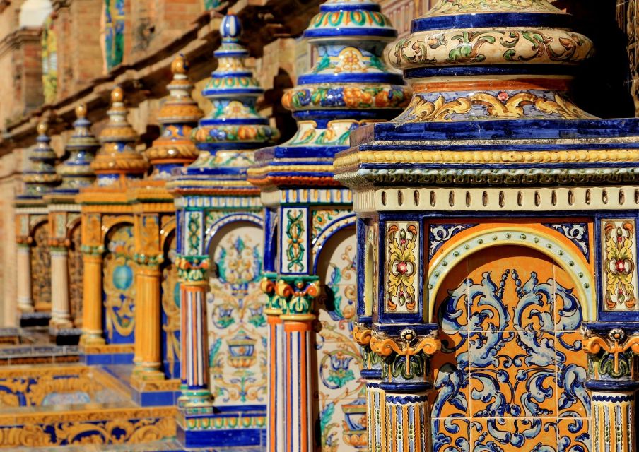 Seville: Small-Group City Highlights Walking Tour - Seville Cathedral and the Giralda from street level