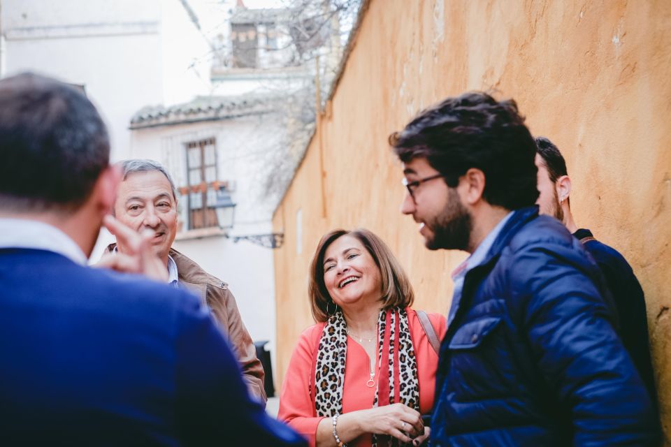 Seville: Small-Group Jewish Quarter Discovery Walking Tour - Santa Cruz Square: famous surroundings, focused storytelling