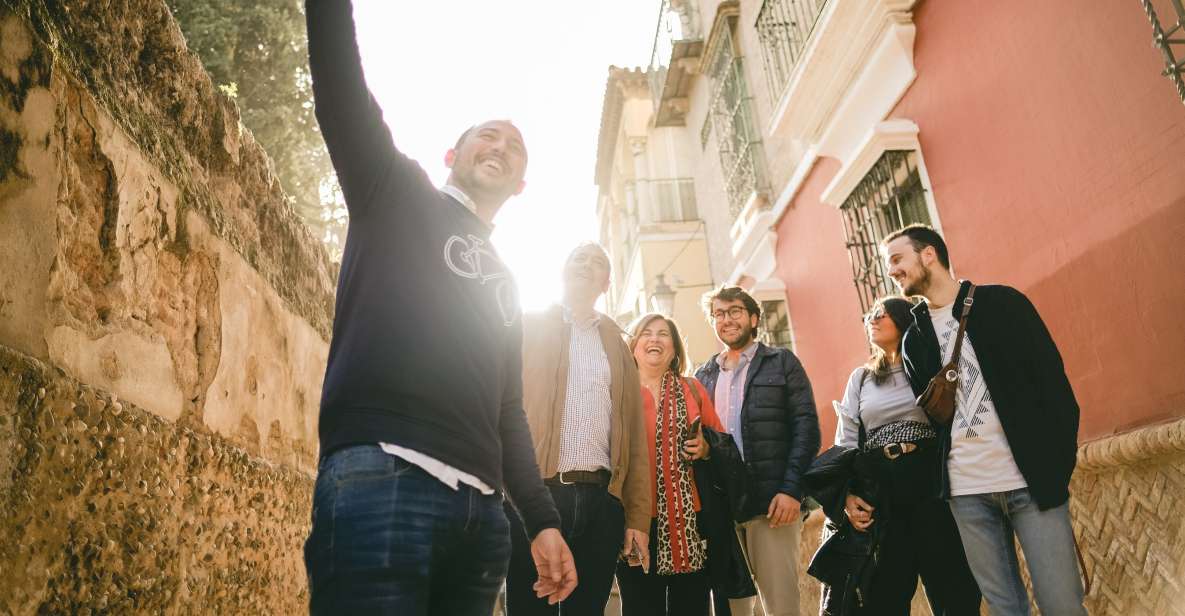 Seville: Small-Group Jewish Quarter Discovery Walking Tour - Jardines de Murillo: a breather that still fits the theme