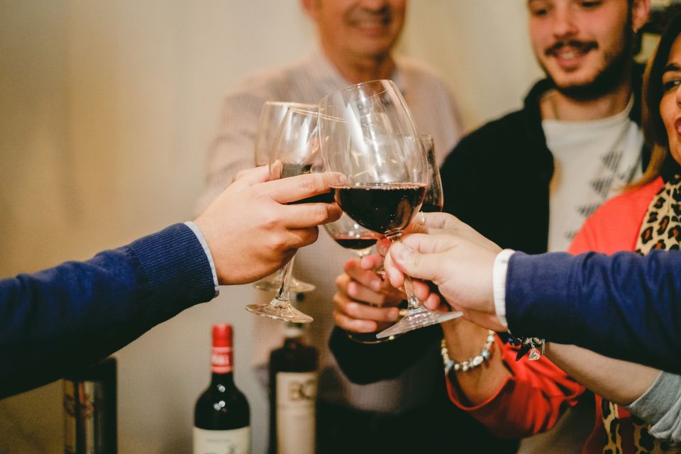 Seville: Small Group Jewish Quarter Tour with Tapas & Drinks - Price and value: what $59 buys you in Seville