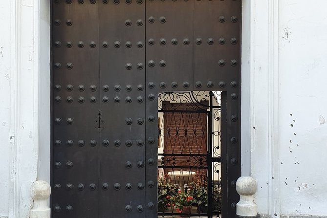 Seville, walk through the heart of the city - Real Alcázar: the Game of Thrones palace you see in context