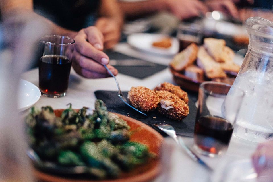 Seville: Wine and Gourmet Tapas Tour - What 10–12 dishes and 5–6 drinks means for your appetite