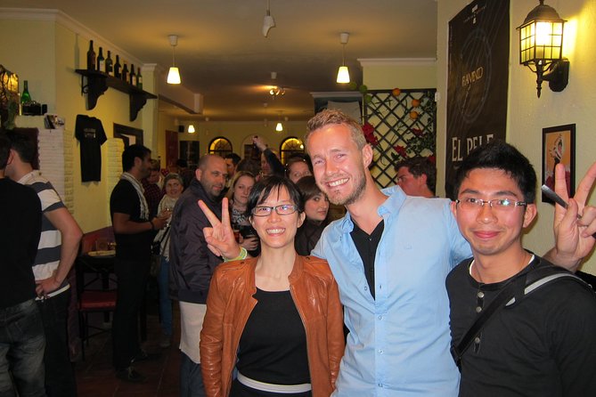 Seville Wine and Tapas Tour - The Walk From Plaza del Triunfo: Why the Starting Point Matters