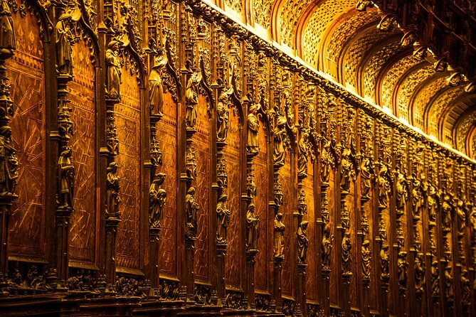 Skip the Line Seville Alcázar, Cathedral & Giralda Guided Tour - Seville Cathedral: Columbus, Soaring Ceilings, and Dress Rules