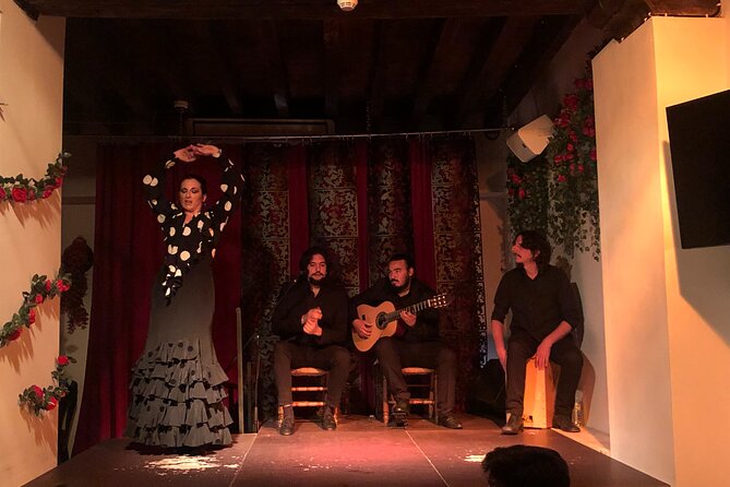 Skip the line: Tablao Flamenco Andalusí Ticket - Key things to know before you go