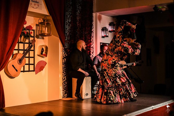 Skip the line: Tablao Flamenco Andalusí Ticket - The 1-hour pacing: enough time for emotion, not enough for fatigue