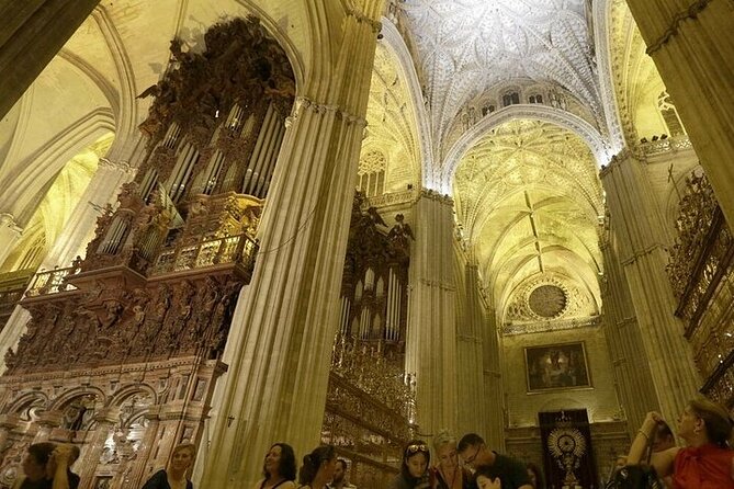 Small Group Tour to Cathedral and Giralda Direct Entrance - Torre Giralda: Climb smart, then enjoy the views