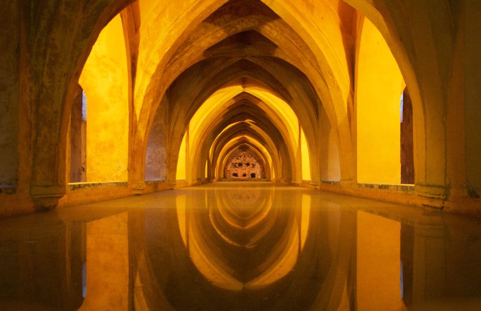 The Best of Seville: Private 2,5 Hour Walking Tour - Antigua Fábrica de Tabacos: A Turning Point in the Story