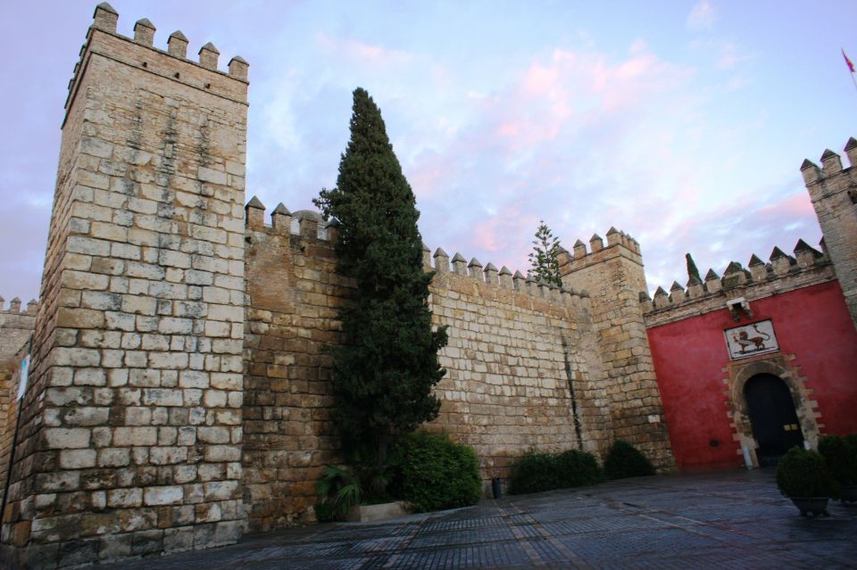 The Cultures of Seville Walking Tour - Nightfall in Seville: when the stories get darker