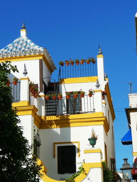 The Cultures of Seville Walking Tour - Pace, footwear, and what a “2-hour walk” really feels like