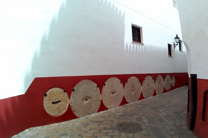 The must see in Seville - Barrio Santa Cruz: The Jewish Quarter Streets You’ll Actually Remember