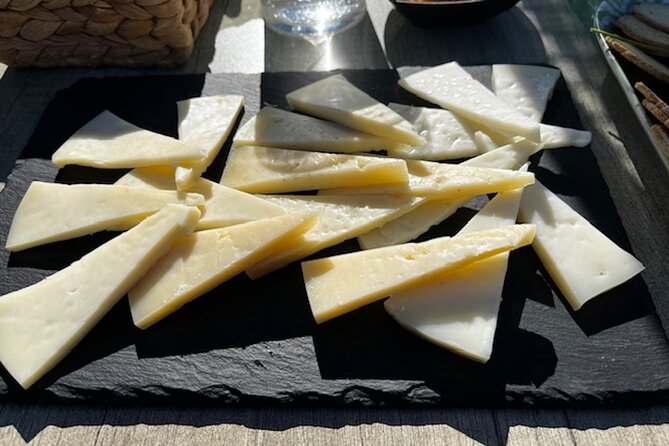 The Ultimate Seville Wine Tour with Food - Near the Catedral de Sevilla: 10 minutes of the big stuff
