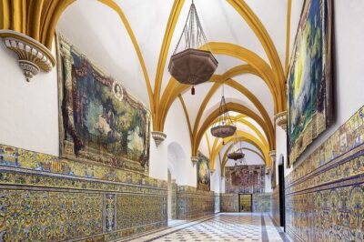 Tour of the Alcazar of Seville - Entering through the León gate: how the first 20 minutes shape the whole visit