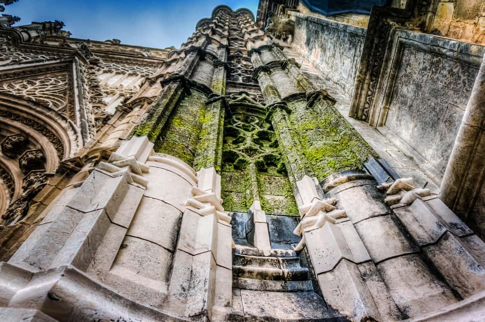 Tour Sevilla de las 3 Culturas - Real Alcázar’s Puerta del León: Almohad roots and Christian rebuilds