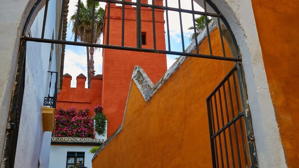 Tour Sevilla de las 3 Culturas - Price and pace: great value if you like guided stories
