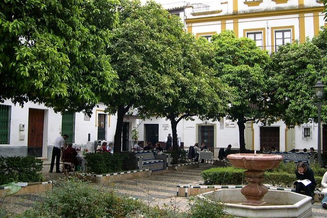 Tour Seville Complete and Jewish Quarter Santa Cruz - Stops 5 to 10: Santa Cruz and La Judería, built around stories you’ll remember