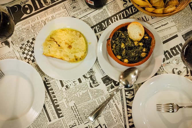 Triana Gourmet Tapas Tour in Seville - River streets and ceramic lanes: Calle Betis to Torre del Oro