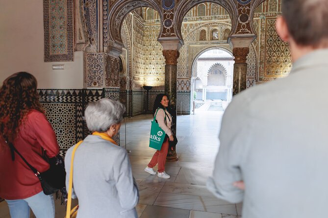 VIP Guided Seville Alcazar Pre-Opening, Cathedral & Old Town - The guide makes the difference: stories that connect the sights