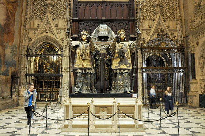 Visite Alcazar et Cathédrale (Combo) - The value of fast-track + an official guide