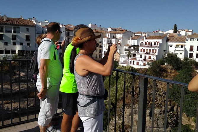 White Villages and Ronda Guided Day Tour from Seville - Grazalema and mountain views: how to handle the one-hour timing