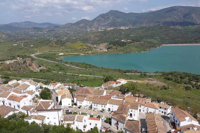 White Villages and Ronda Guided Day Tour from Seville - Guides, language, and group size: the human factor